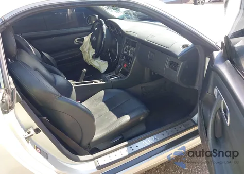 2001 Mercedes-Benz Slk 230 Kompressor z USA, uszkodzony, nr VIN WDBKK49F91F182327